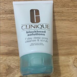 Clinique Blackhead Solutions Cleanse & Scrub